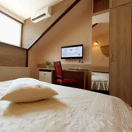 Família Hotel 3*